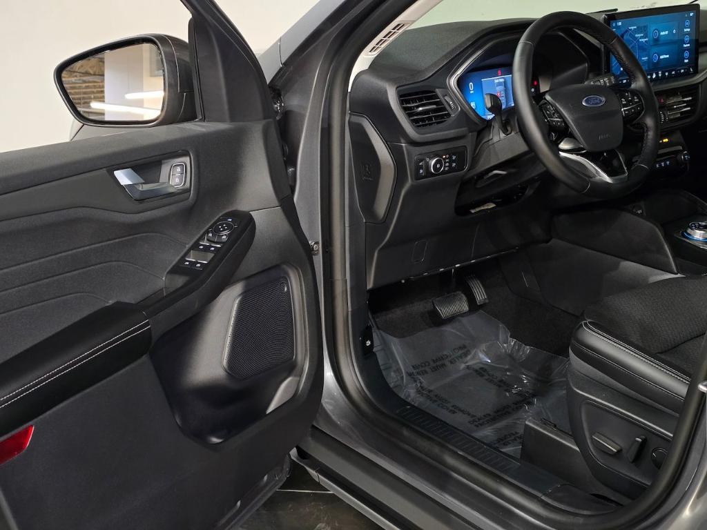 new 2025 Ford Escape car, priced at $30,746