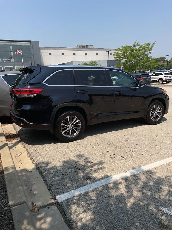 used 2019 Toyota Highlander car, priced at $20,981