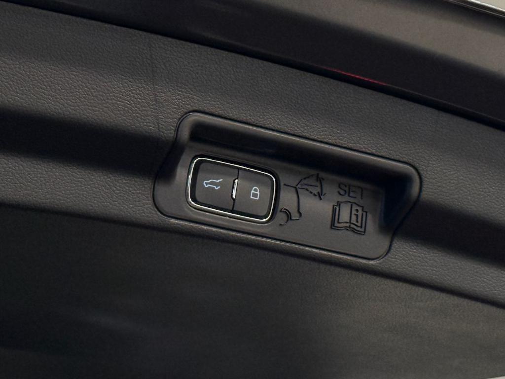 new 2025 Ford Explorer car, priced at $43,985