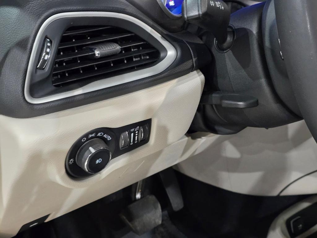 used 2023 Chrysler Pacifica car, priced at $23,914