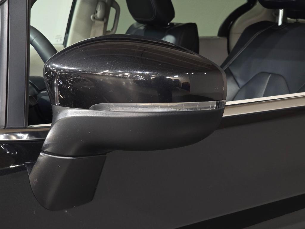used 2023 Chrysler Pacifica car, priced at $23,914