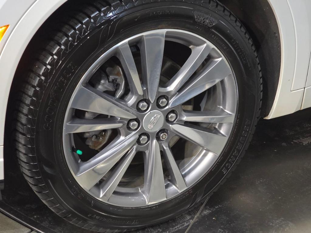 used 2022 Cadillac XT6 car, priced at $31,856
