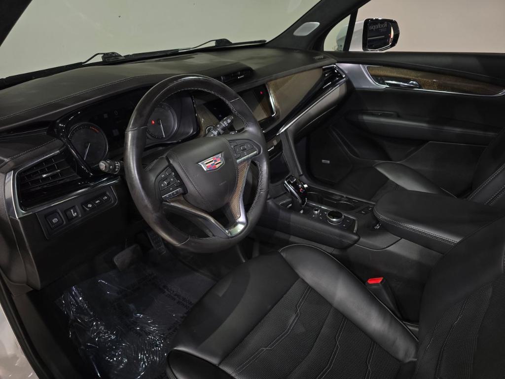 used 2022 Cadillac XT6 car, priced at $31,856
