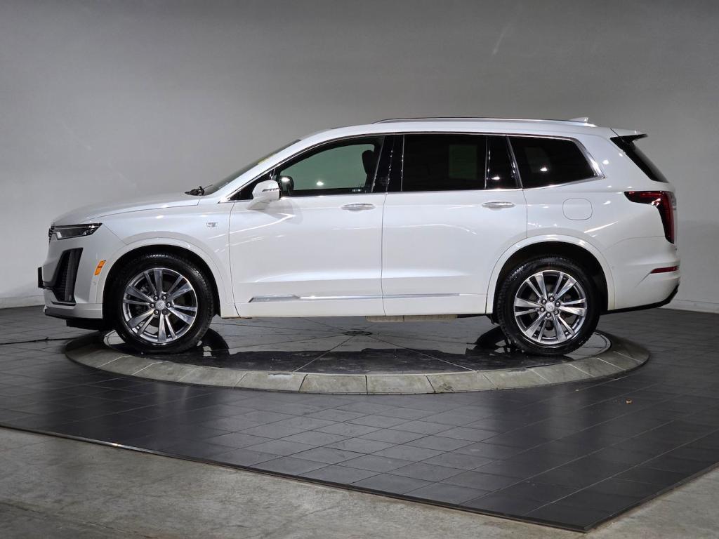 used 2022 Cadillac XT6 car, priced at $30,261