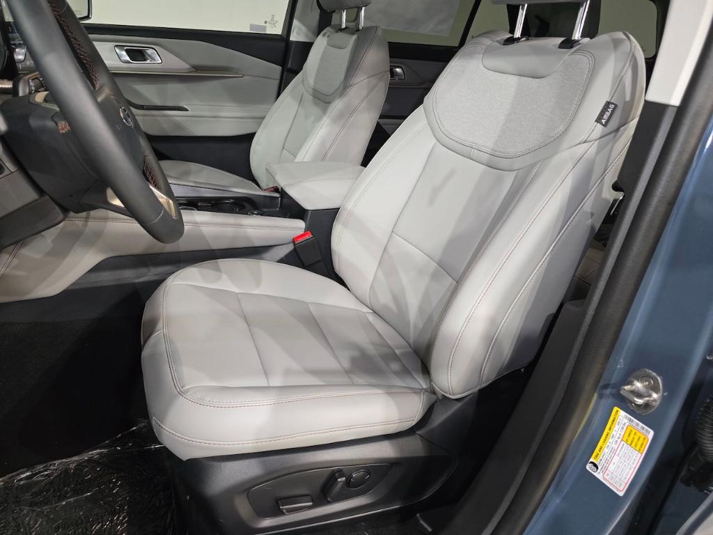 new 2025 Ford Explorer car, priced at $45,246