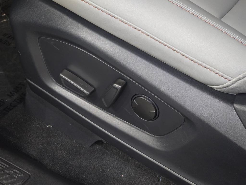 new 2025 Ford Explorer car, priced at $45,246