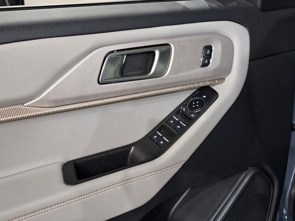 new 2025 Ford Explorer car, priced at $45,246