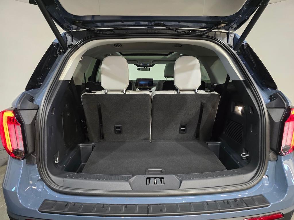 new 2025 Ford Explorer car, priced at $45,246