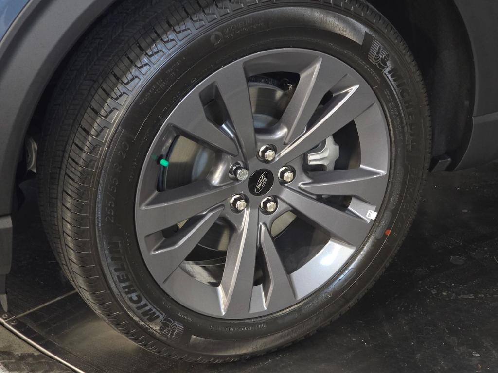 new 2025 Ford Explorer car, priced at $45,246