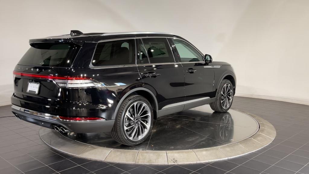 new 2025 Lincoln Aviator car, priced at $70,695