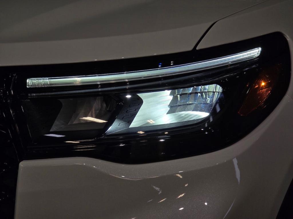 new 2025 Ford Explorer car, priced at $46,409