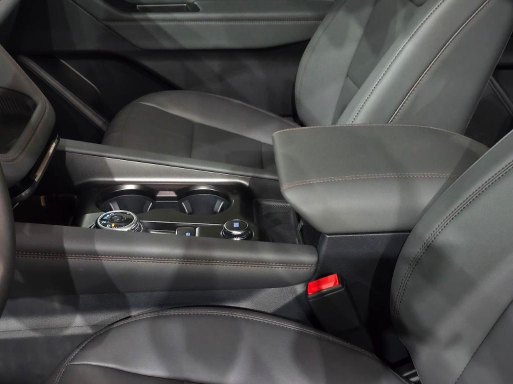 new 2025 Ford Explorer car, priced at $48,527