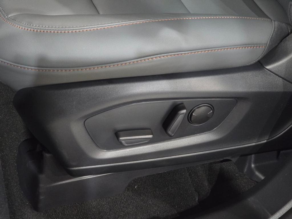 new 2025 Ford Explorer car, priced at $48,527