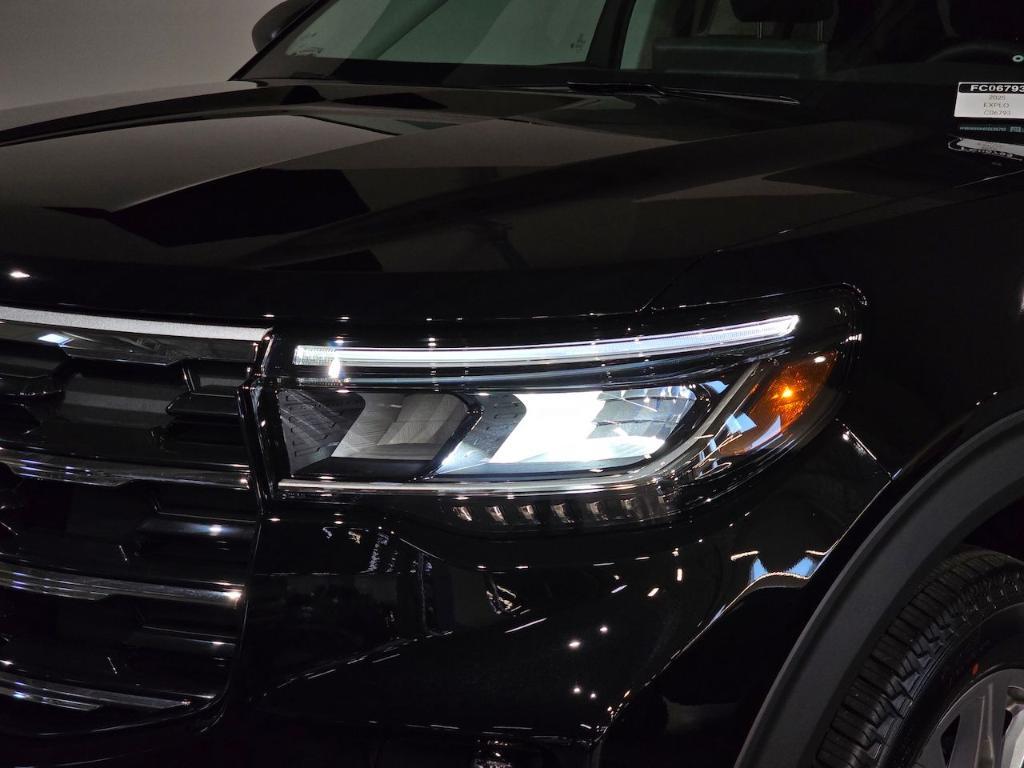 new 2025 Ford Explorer car, priced at $48,527