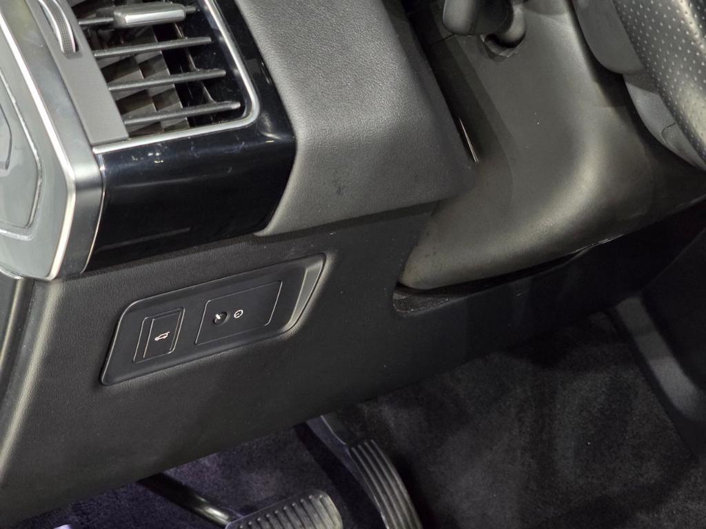 used 2019 Land Rover Range Rover Sport car, priced at $34,436