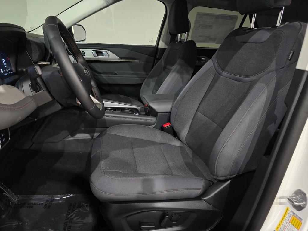 new 2025 Ford Explorer car, priced at $41,450