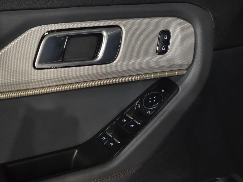 new 2025 Ford Explorer car, priced at $41,450