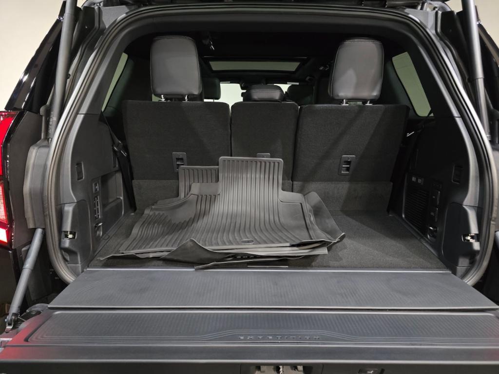 new 2025 Ford Expedition car, priced at $80,023