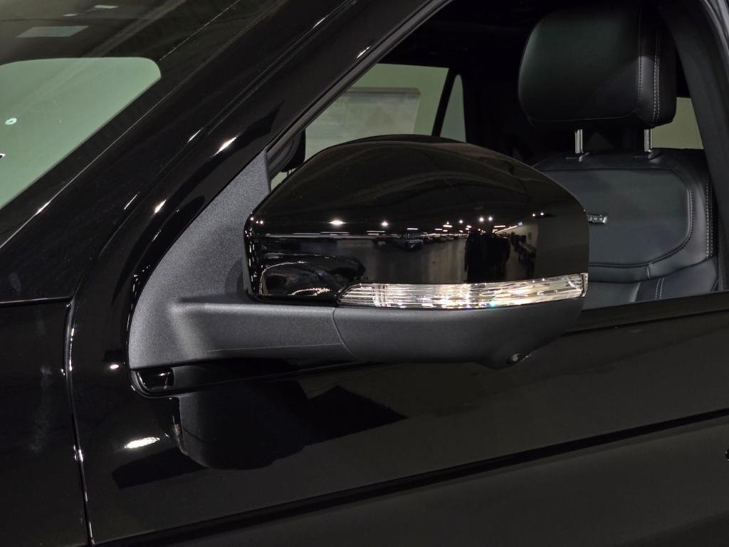 new 2025 Ford Expedition car, priced at $80,023