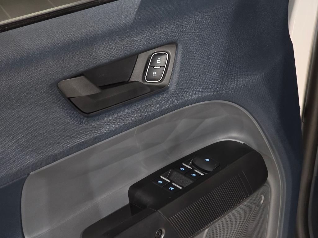 new 2025 Ford Maverick car, priced at $28,612