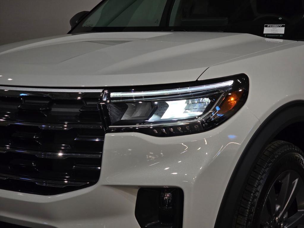 new 2025 Ford Explorer car, priced at $51,275