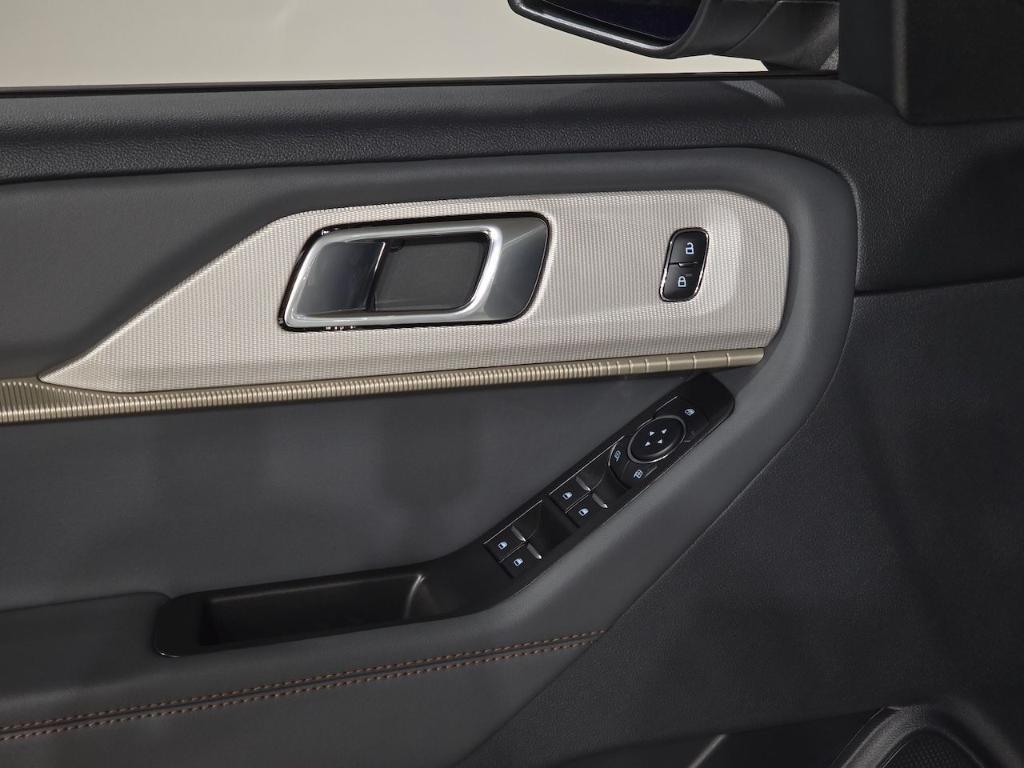 new 2025 Ford Explorer car, priced at $51,275