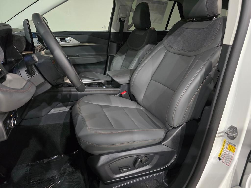 new 2025 Ford Explorer car, priced at $51,275