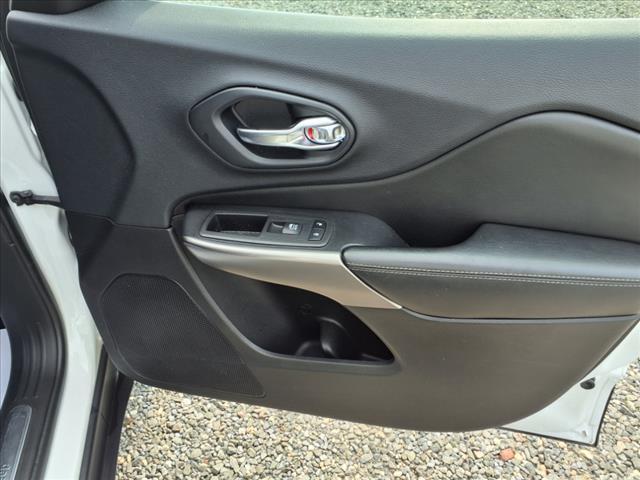 used 2019 Jeep Cherokee car, priced at $14,995