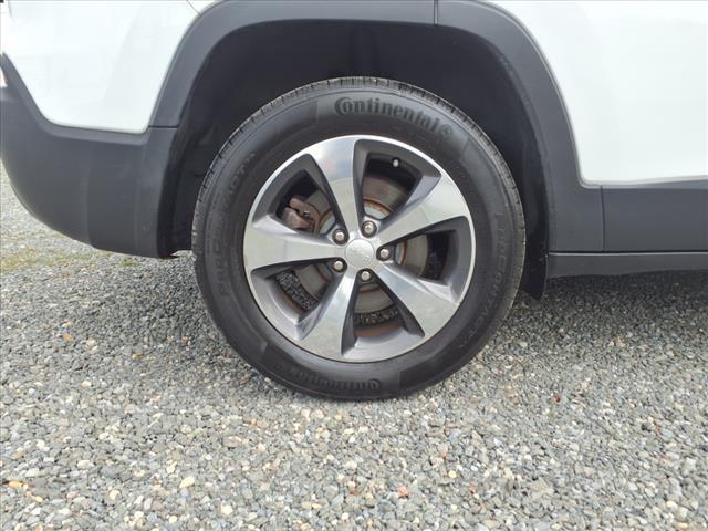used 2019 Jeep Cherokee car, priced at $14,995
