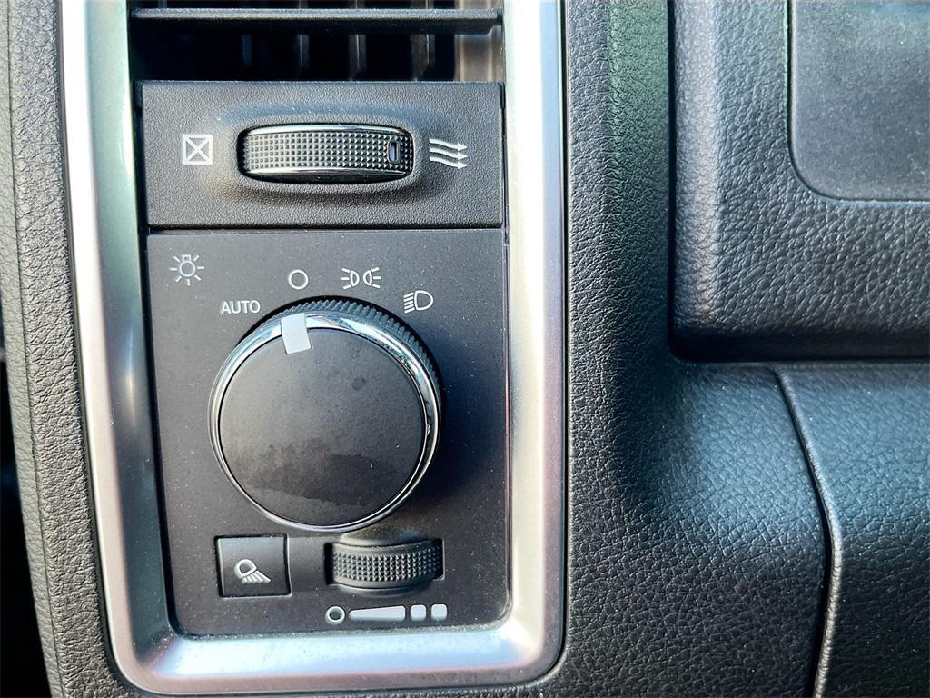 used 2021 Ram 1500 Classic car, priced at $25,900