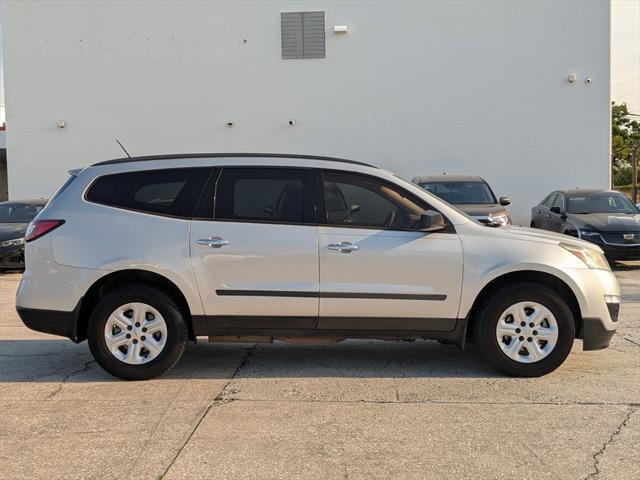 used 2015 Chevrolet Traverse car, priced at $6,800