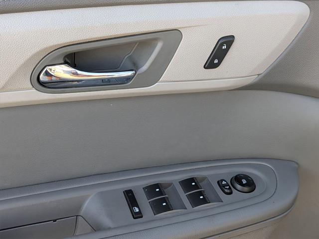 used 2015 Chevrolet Traverse car, priced at $6,800