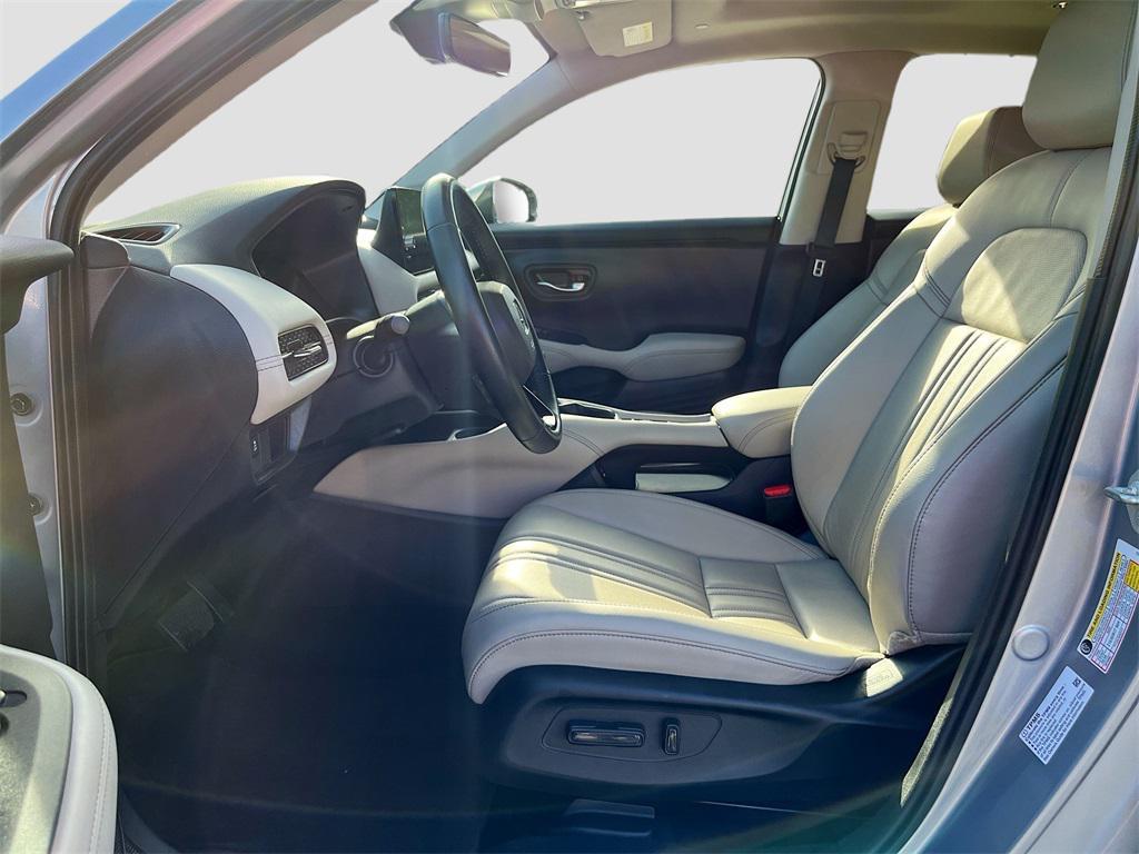 used 2025 Honda HR-V car, priced at $25,600