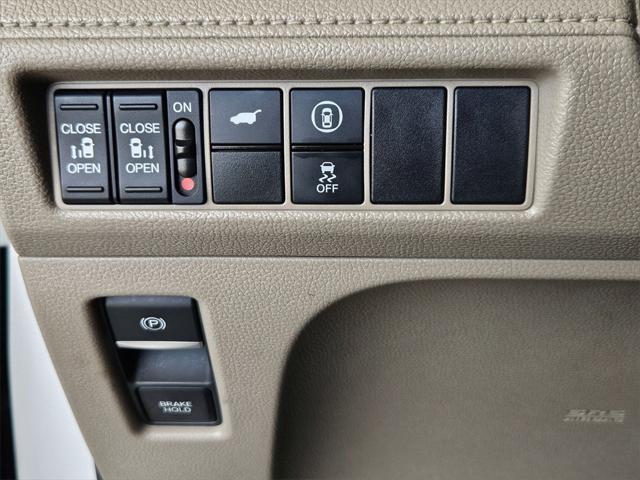 used 2024 Honda Odyssey car, priced at $32,400