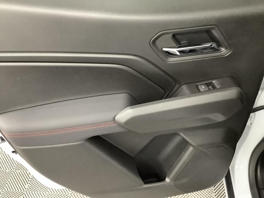 new 2025 Chevrolet Colorado car