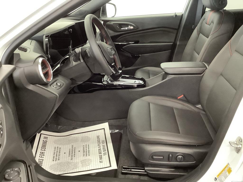 new 2025 Chevrolet Trax car
