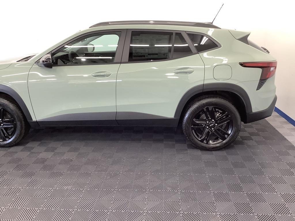 new 2025 Chevrolet Trax car