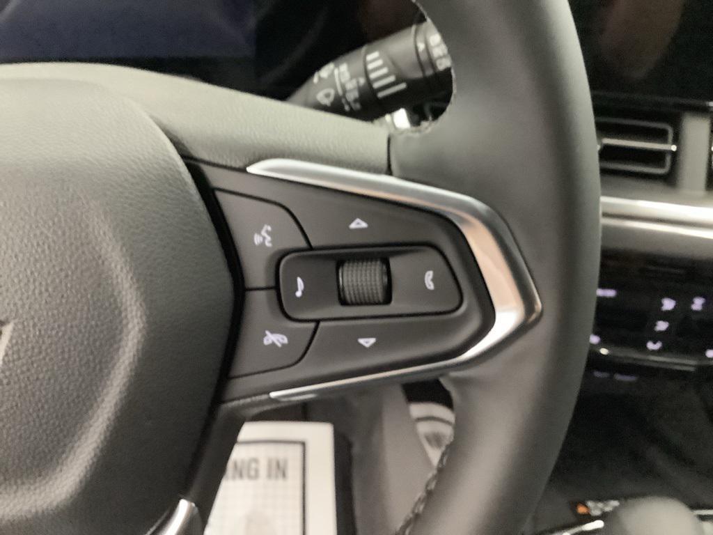 new 2025 Chevrolet Trax car
