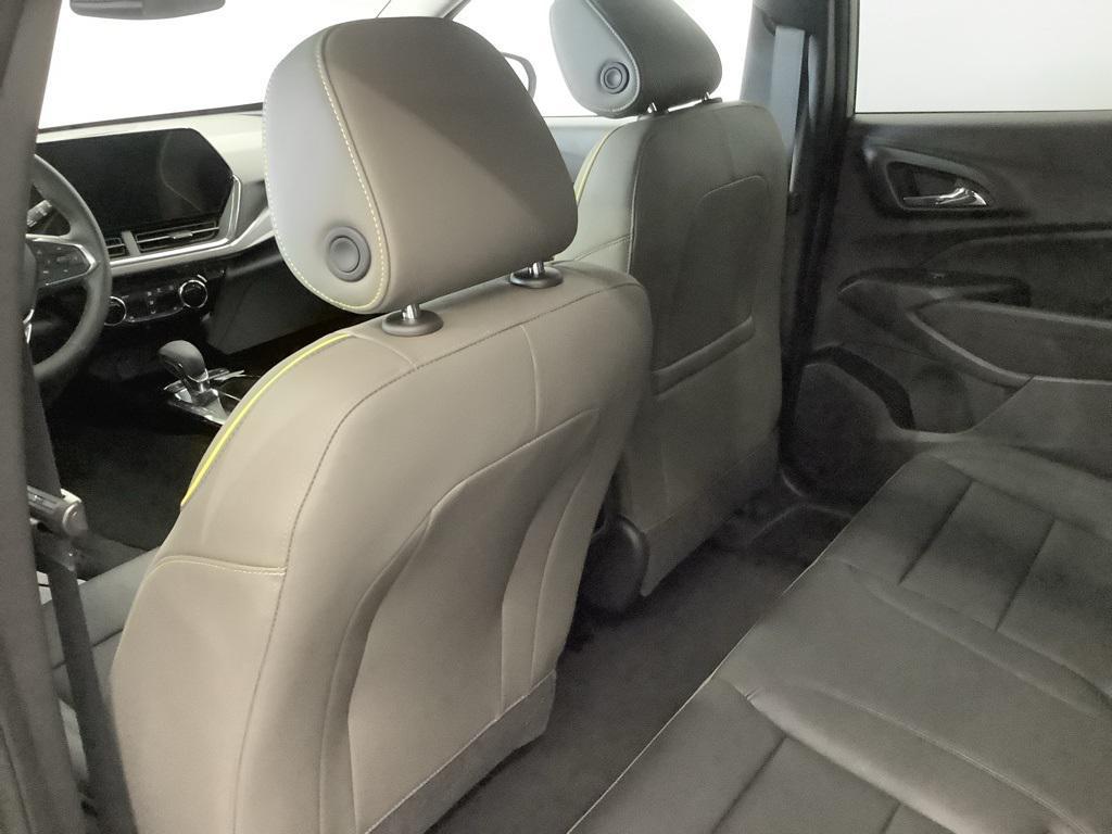 new 2025 Chevrolet Trax car