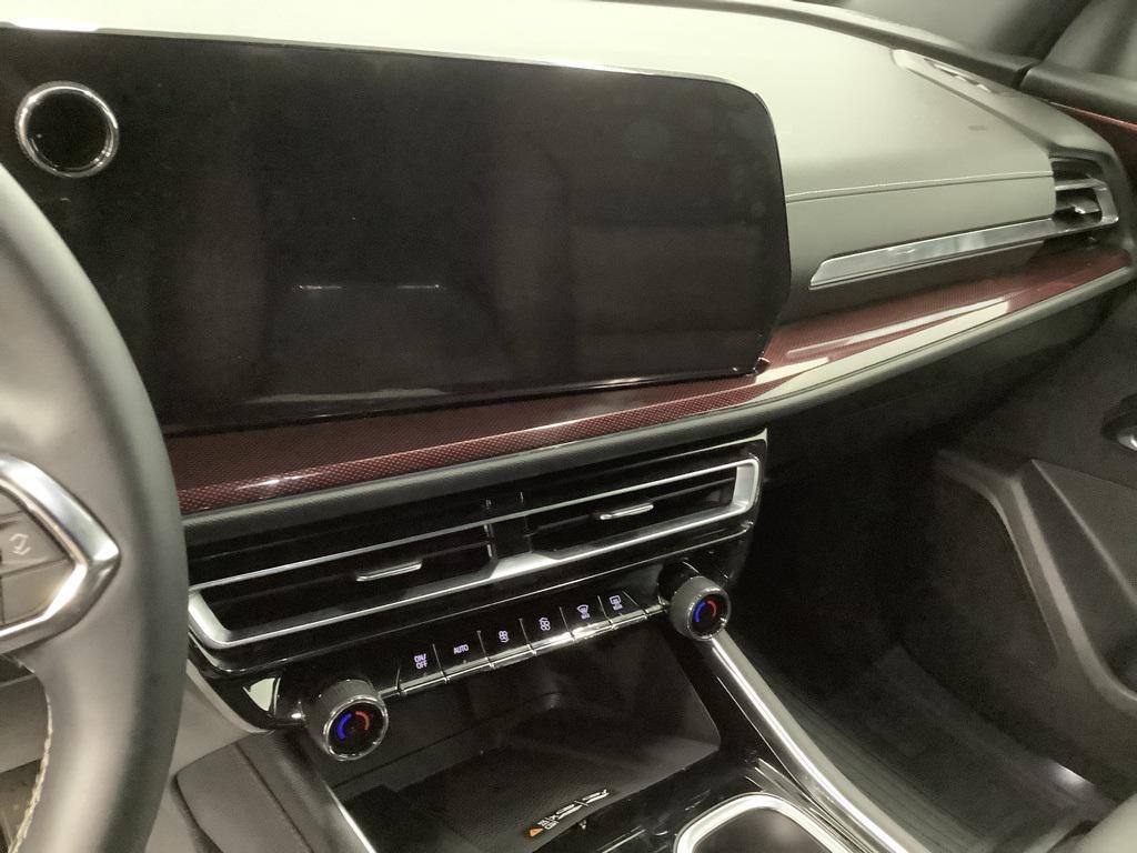 used 2024 Chevrolet Traverse car, priced at $46,380