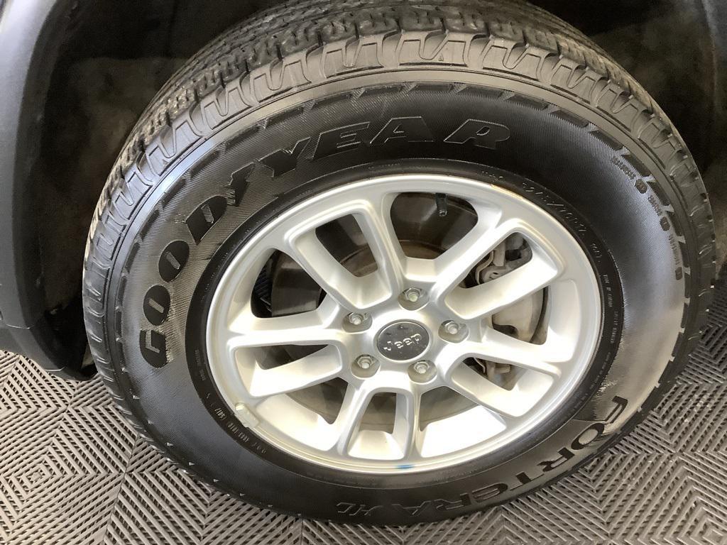 used 2018 Jeep Grand Cherokee car, priced at $15,480
