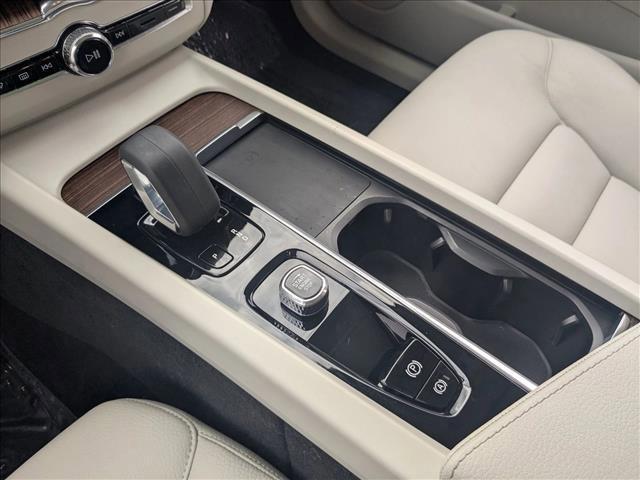 used 2022 Volvo XC60 car, priced at $27,888