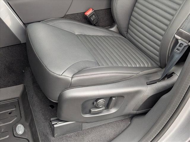 new 2025 Land Rover Discovery car, priced at $67,373
