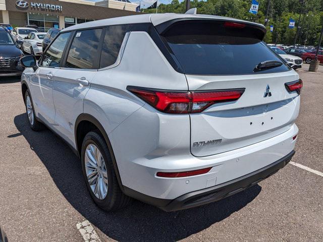 new 2024 Mitsubishi Outlander car, priced at $30,252