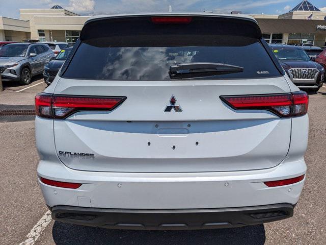 new 2024 Mitsubishi Outlander car, priced at $30,252