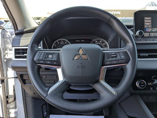 new 2024 Mitsubishi Outlander car, priced at $30,252