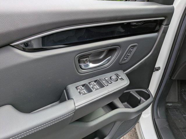 new 2025 Honda Pilot car, priced at $49,121