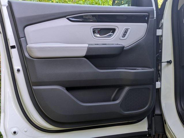 new 2025 Honda Pilot car, priced at $47,505