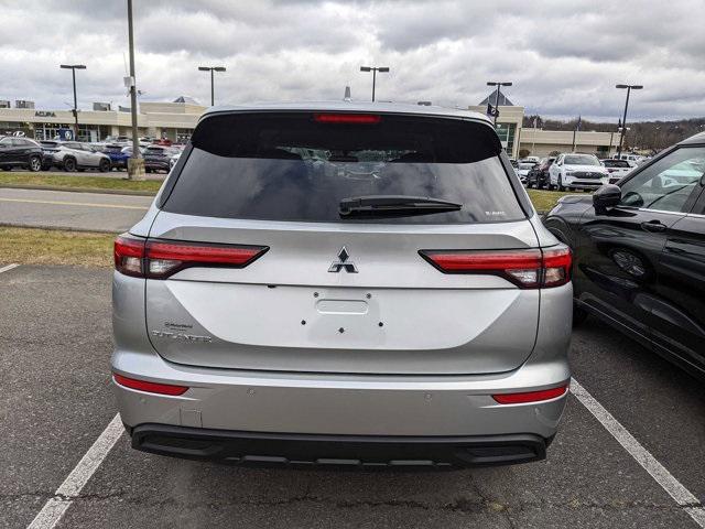 new 2024 Mitsubishi Outlander car, priced at $29,668