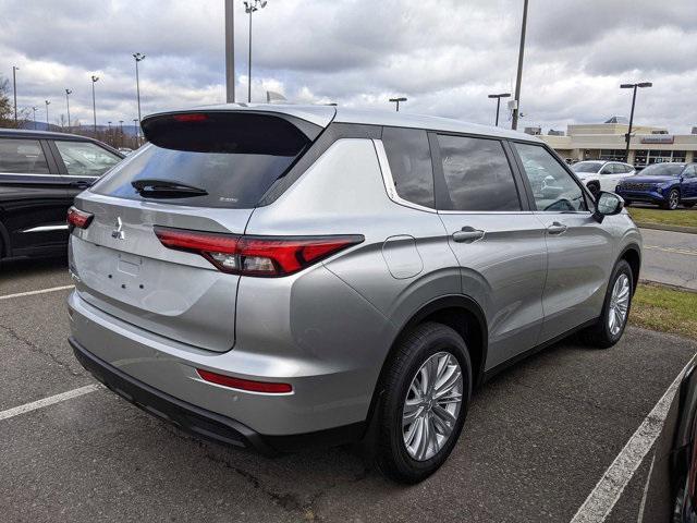 new 2024 Mitsubishi Outlander car, priced at $29,668